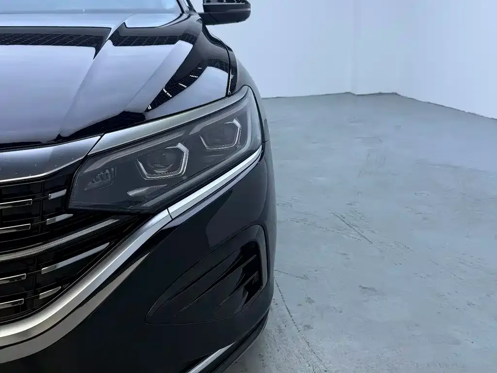Volkswagen Passat — фото 8