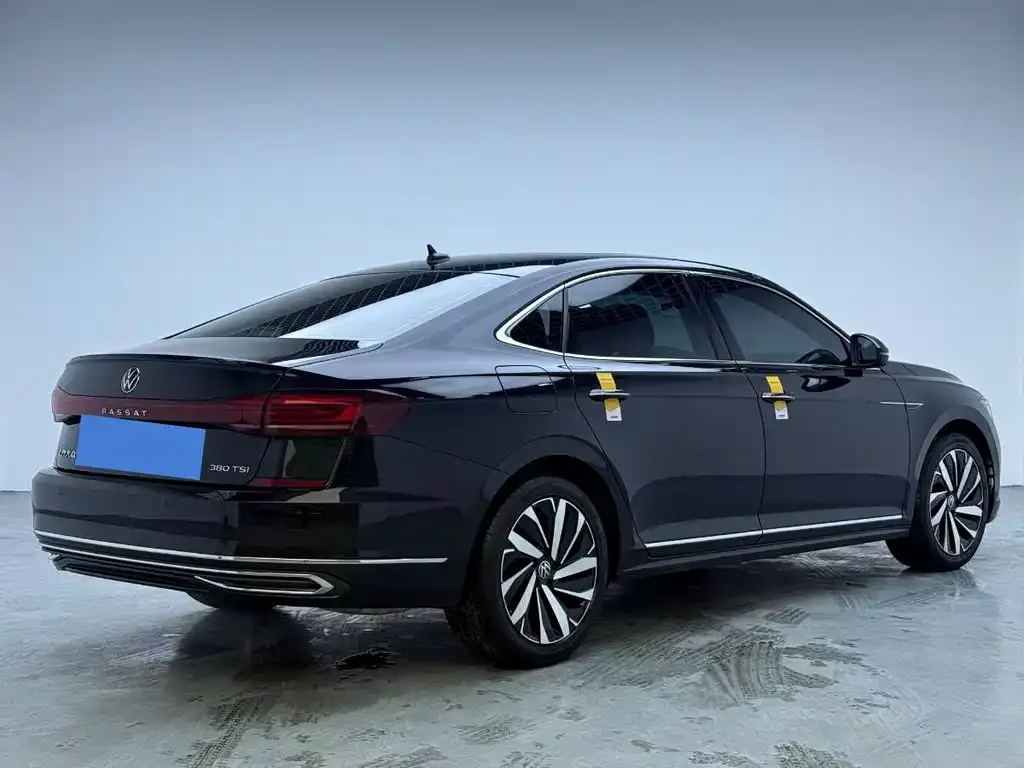 Volkswagen Passat — фото 9
