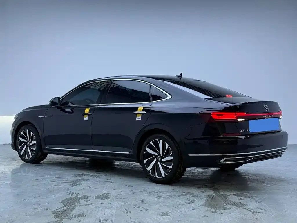 Volkswagen Passat — фото 4