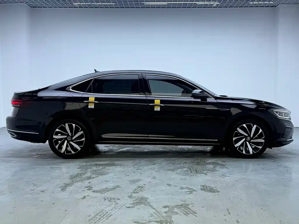 Volkswagen Passat — фото 10