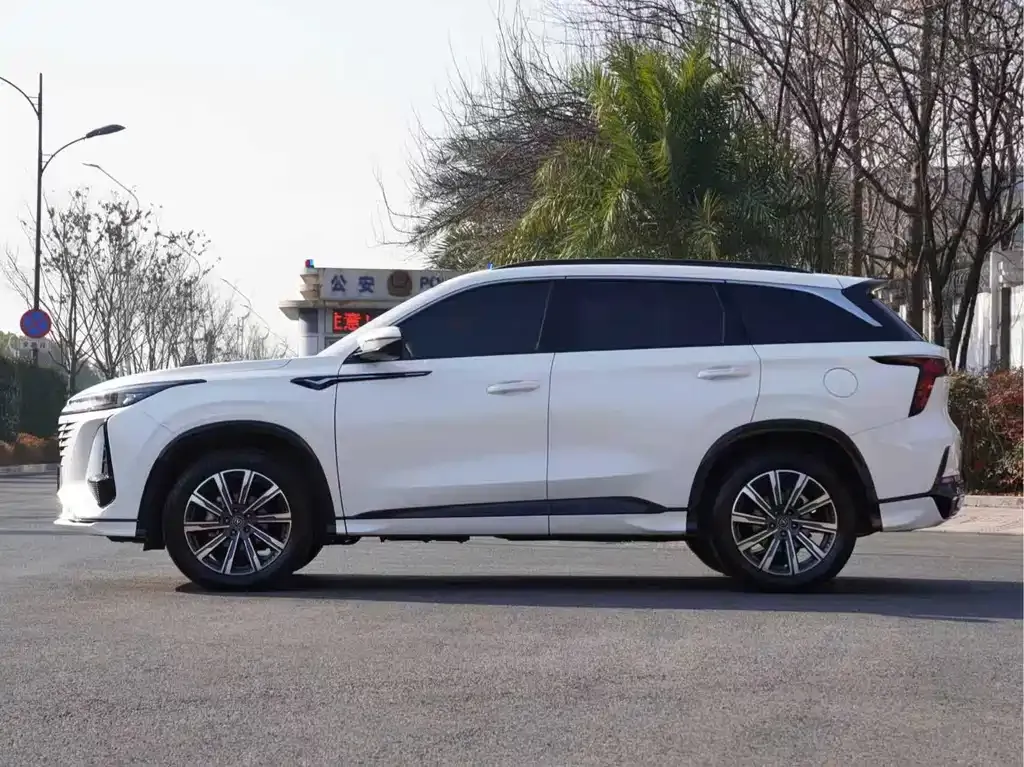 Changan CS75PLUS — фото 10