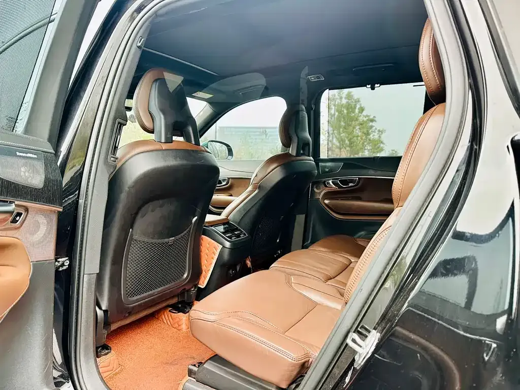 Volvo XC90 — фото 2