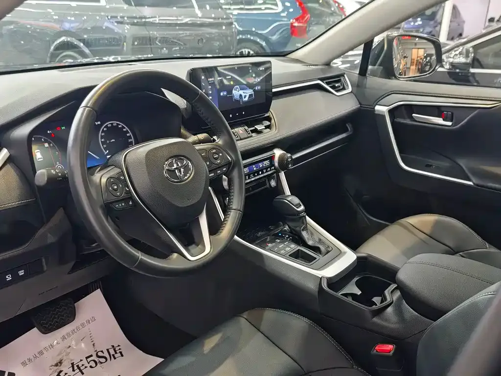 Toyota Wildlander — фото 10