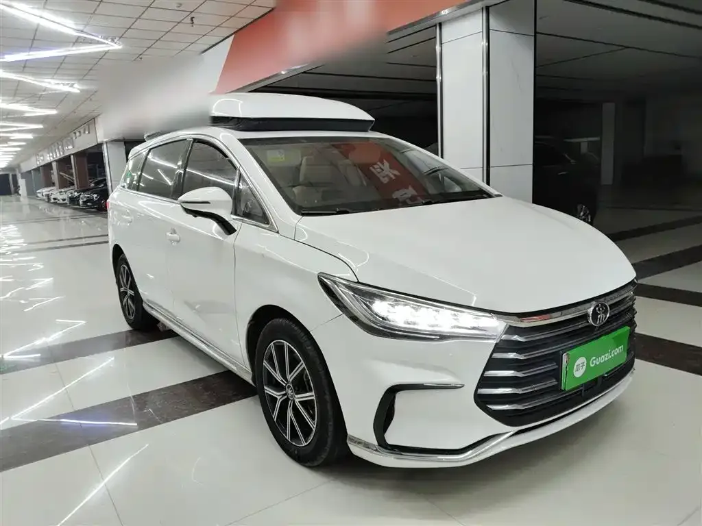 BYD MAX New Energy — фото 4