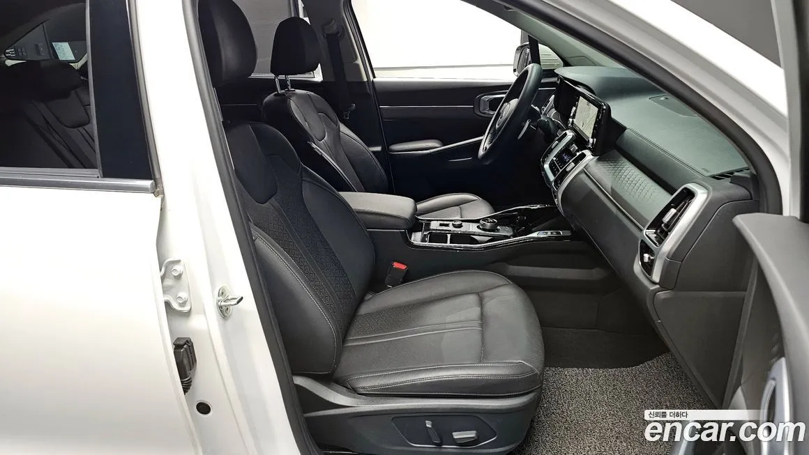 Kia Sorento — фото 10