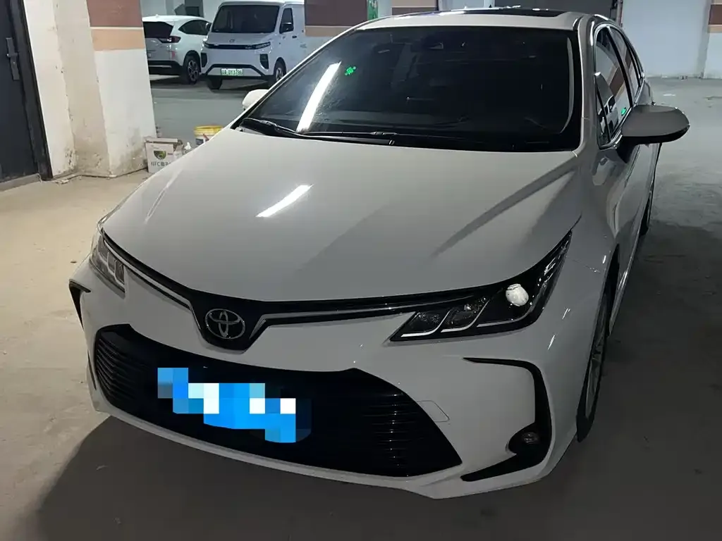 Toyota Corolla — фото 1