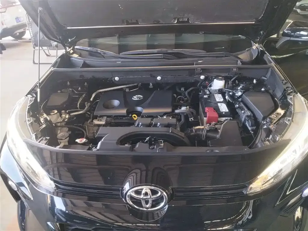 Toyota Wildlander — фото 10