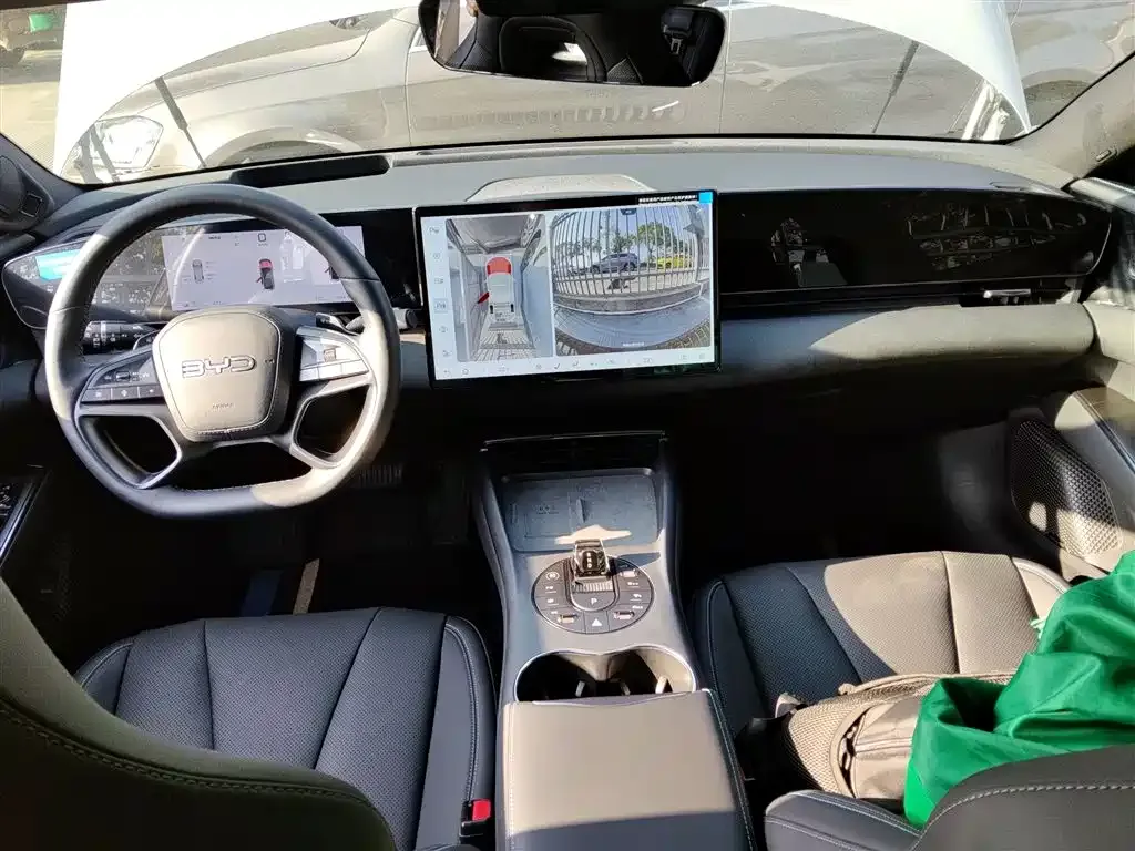 BYD Seal — фото 10