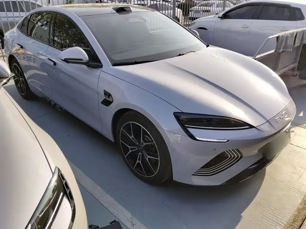 BYD Seal — фото 4