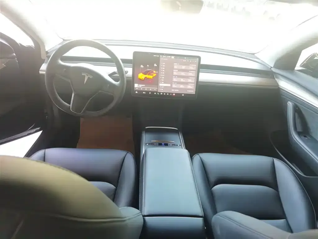 Tesla Model 3 — фото 2