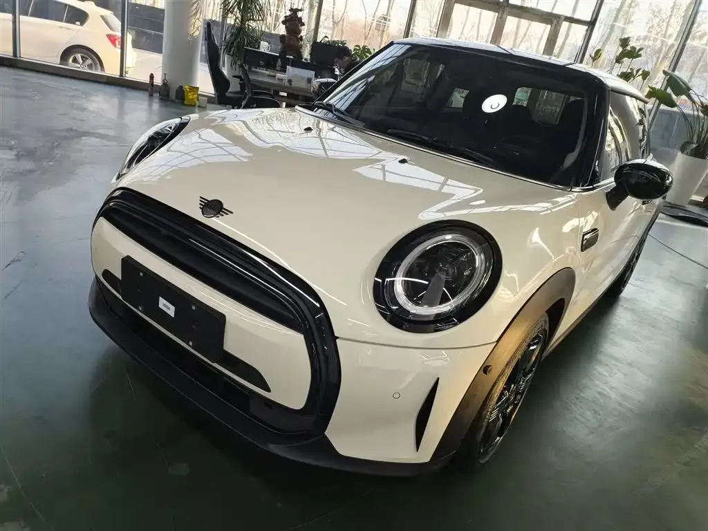MINI Cooper (3-door) — фото 1