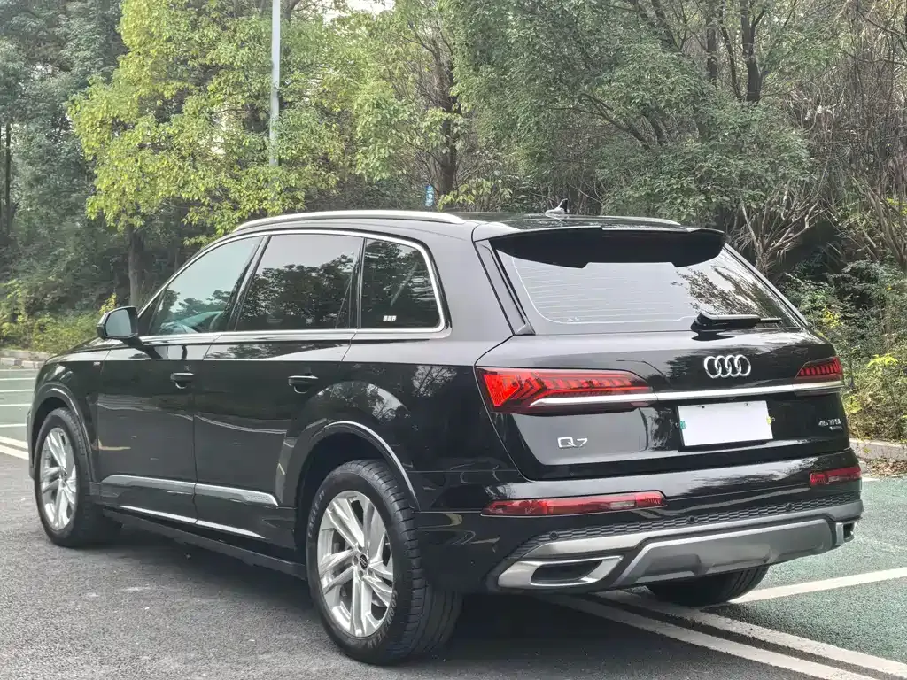 Audi Q7 — фото 5