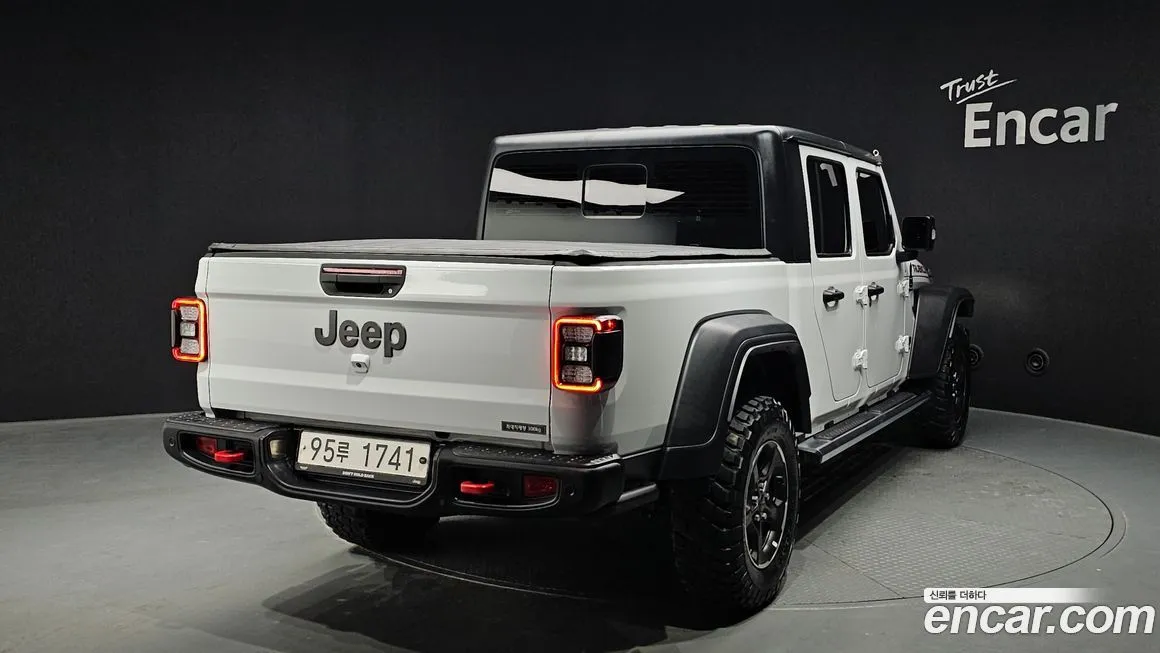 Jeep Gladiator — фото 10