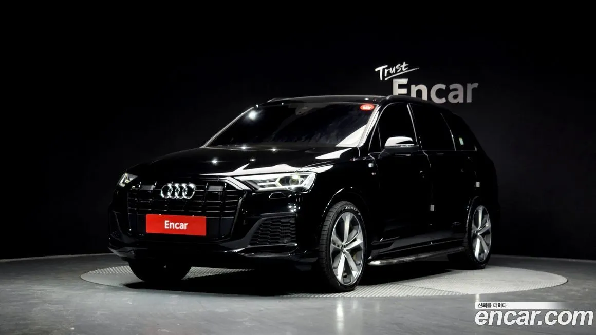 Audi Q7 — фото 1