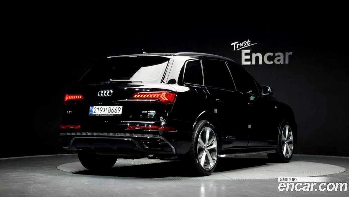 Audi Q7 — фото 2