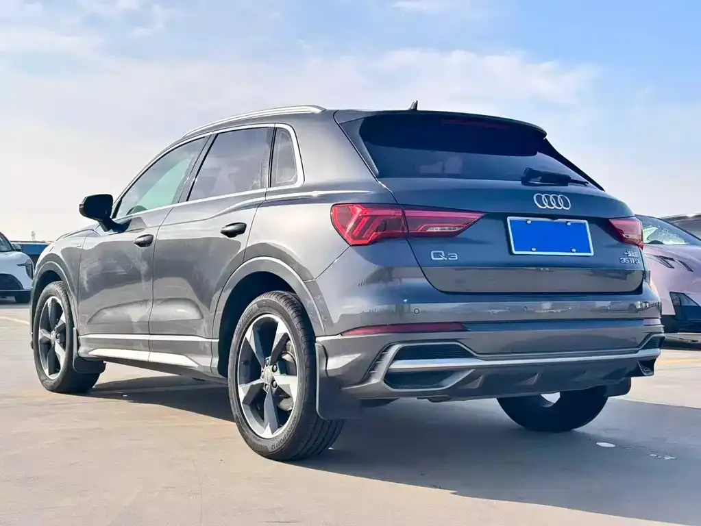 Audi Q3 — фото 10