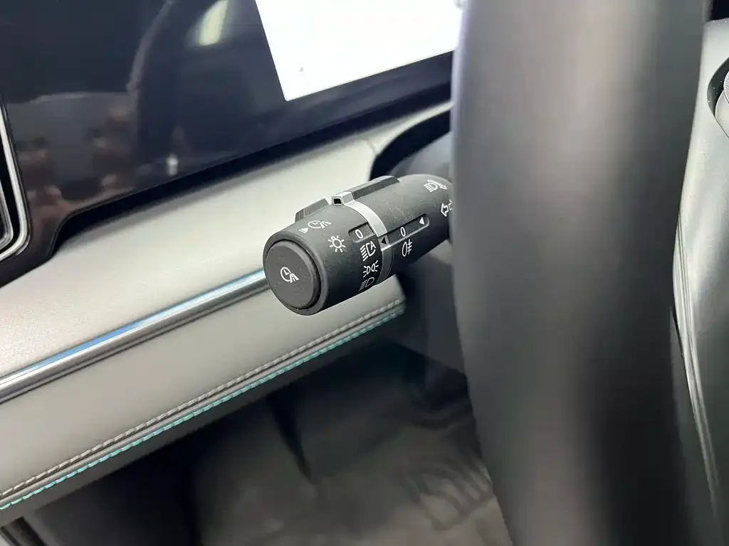 BYD L DM-i — фото 2