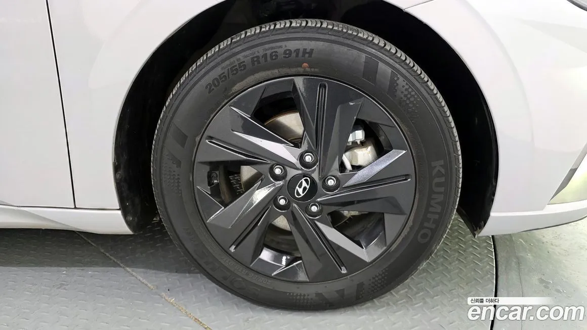 Hyundai AVANTE — фото 4