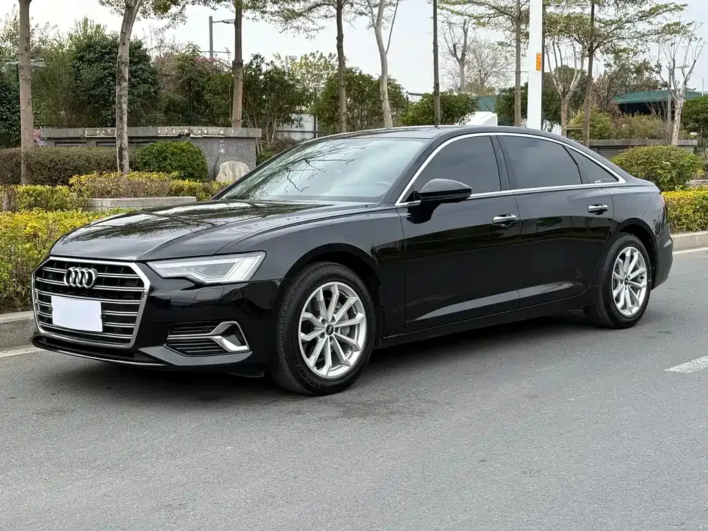 Audi A6L — фото 1