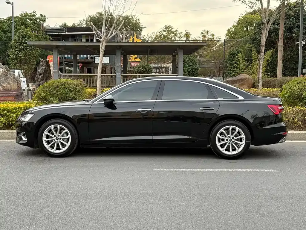 Audi A6L — фото 9