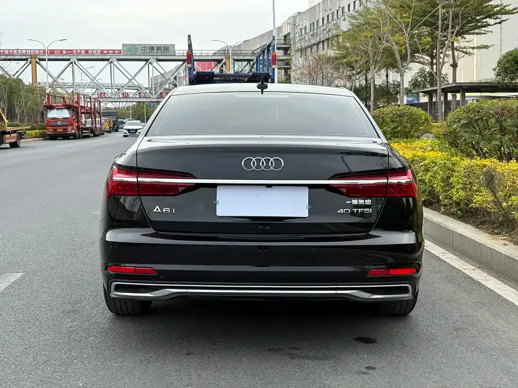 Audi A6L — фото 7
