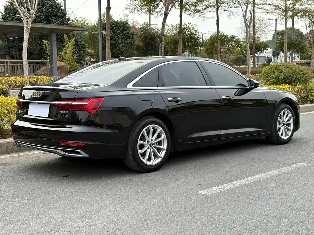 Audi A6L — фото 8