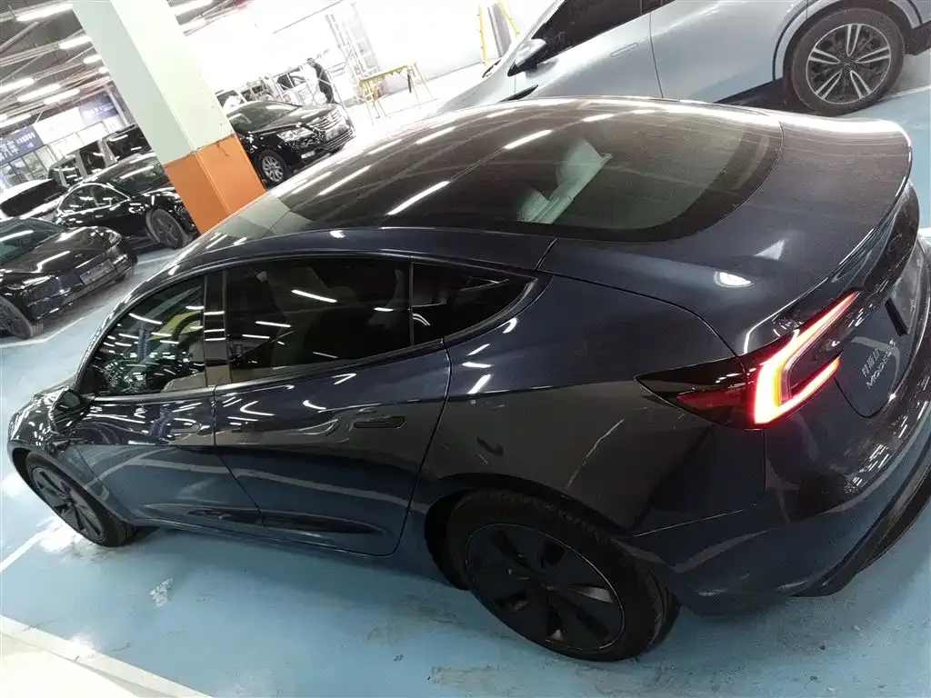 Tesla Model 3 — фото 5
