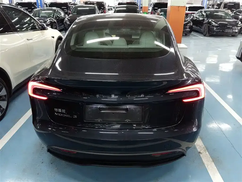 Tesla Model 3 — фото 4
