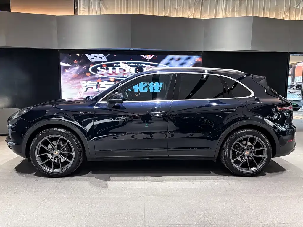 Porsche Cayenne Hybrid — фото 7