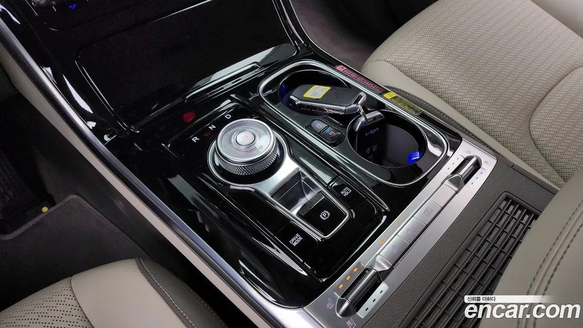 Kia Carnival — фото 10