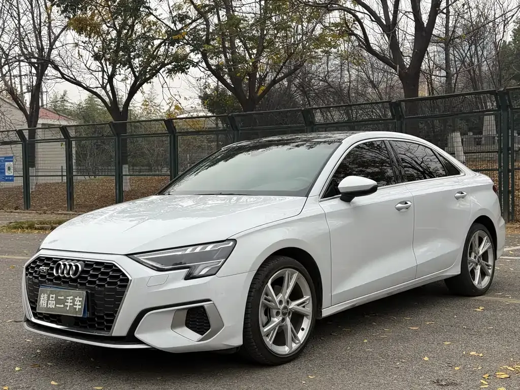 Audi A3 — фото 1