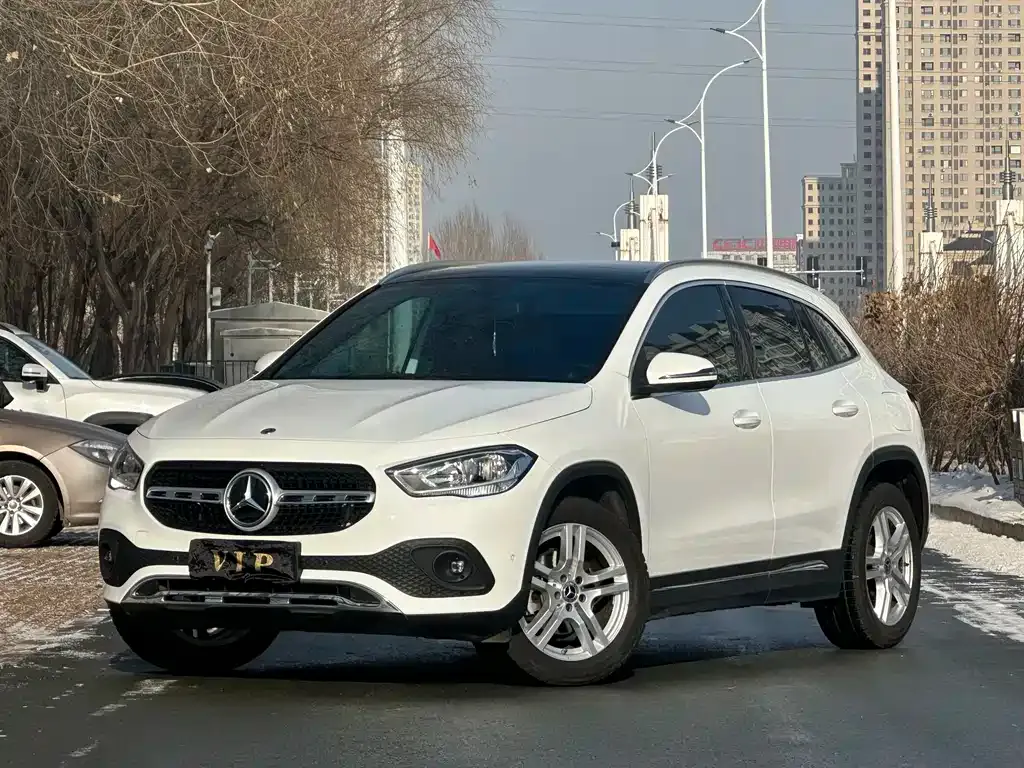 Mercedes-Benz GLA — фото 1