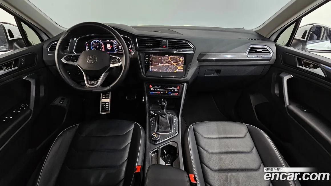 Volkswagen Tiguan — фото 8