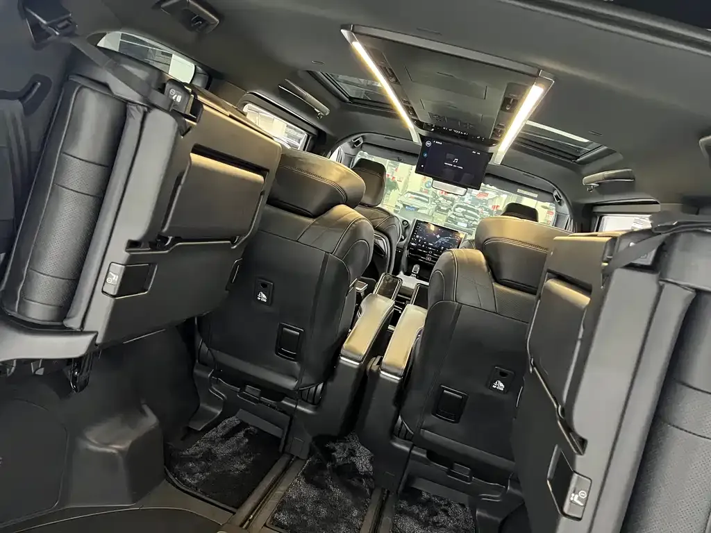 Toyota Alphard — фото 6