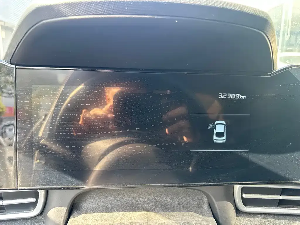 Hyundai Elantra — фото 3