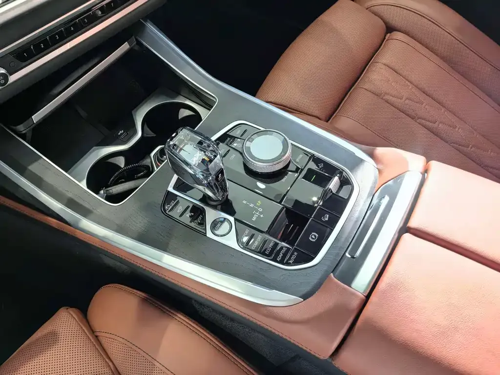 BMW X7 — фото 9