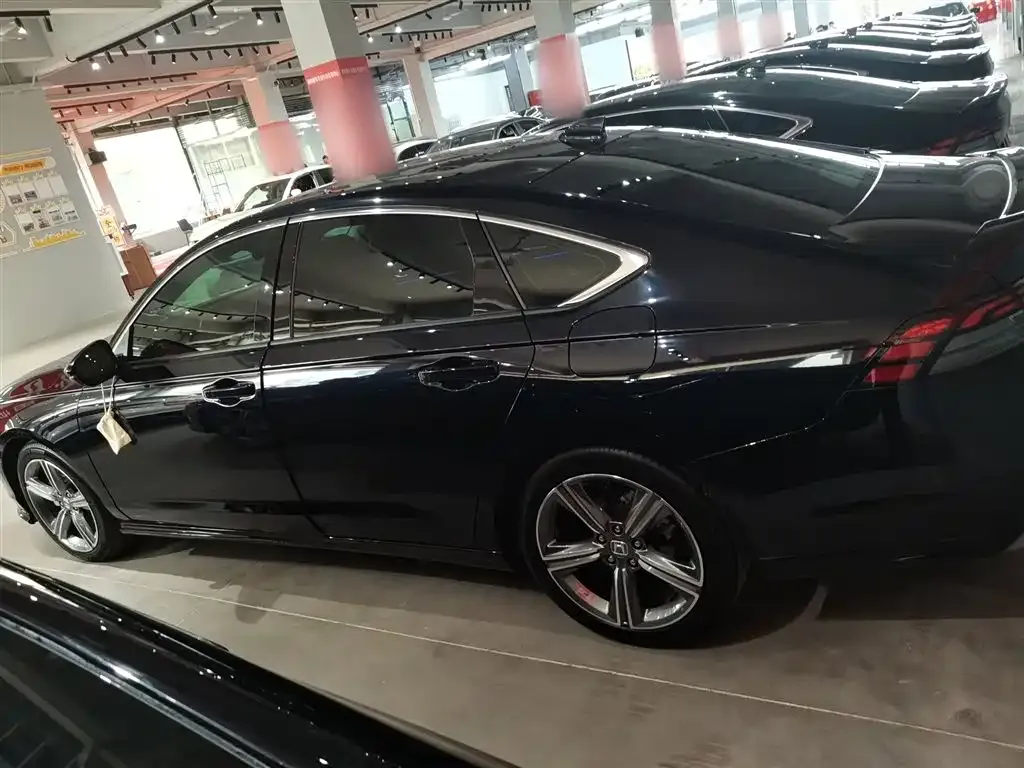 Honda Accord — фото 6