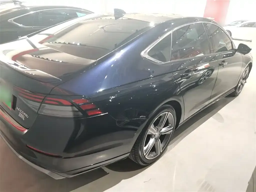 Honda Accord — фото 2