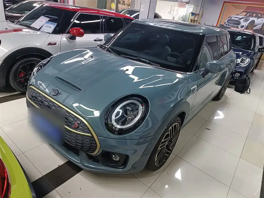 MINI Clubman — фото 1
