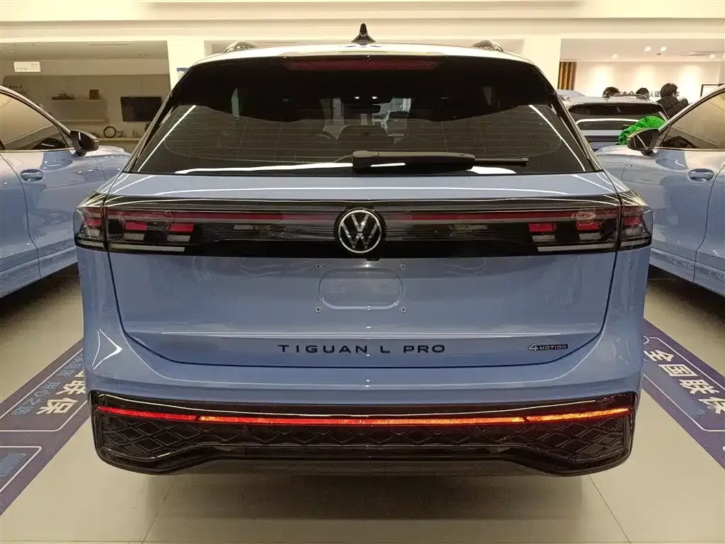 Volkswagen Tiguan L — фото 9