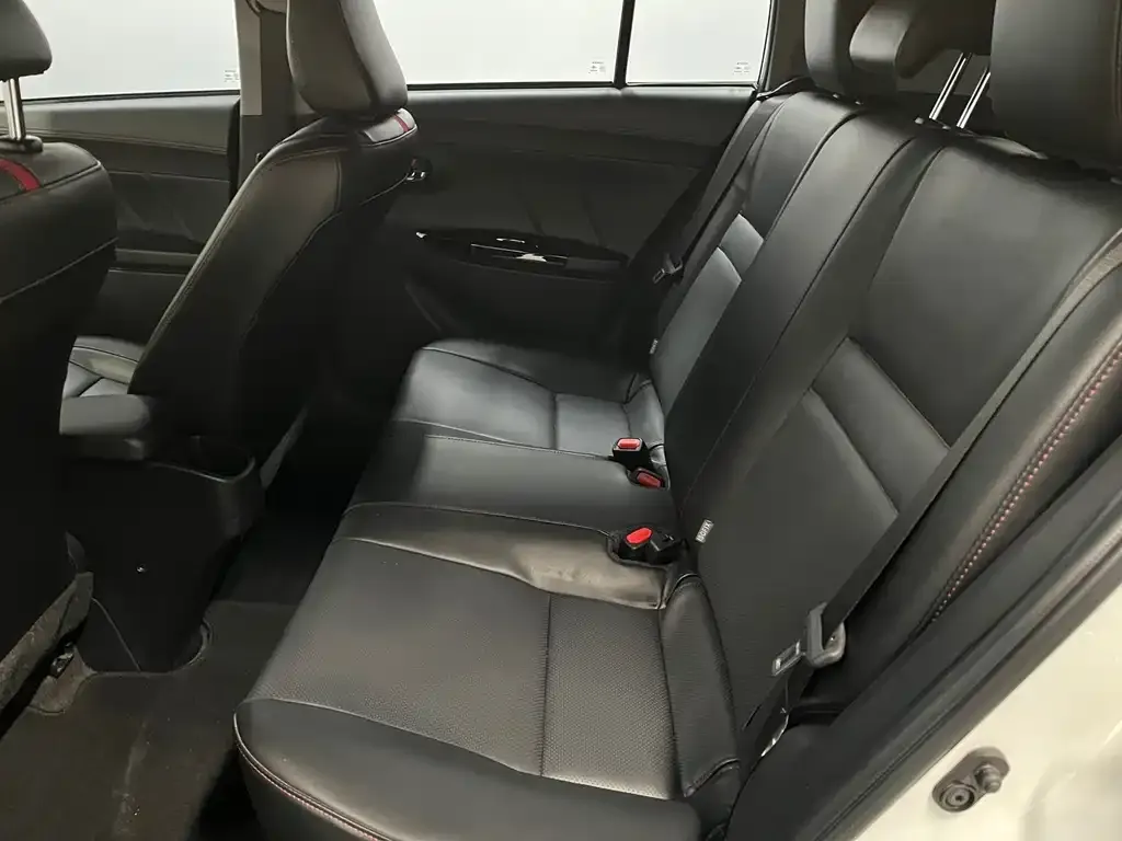 Toyota Yaris L — фото 10