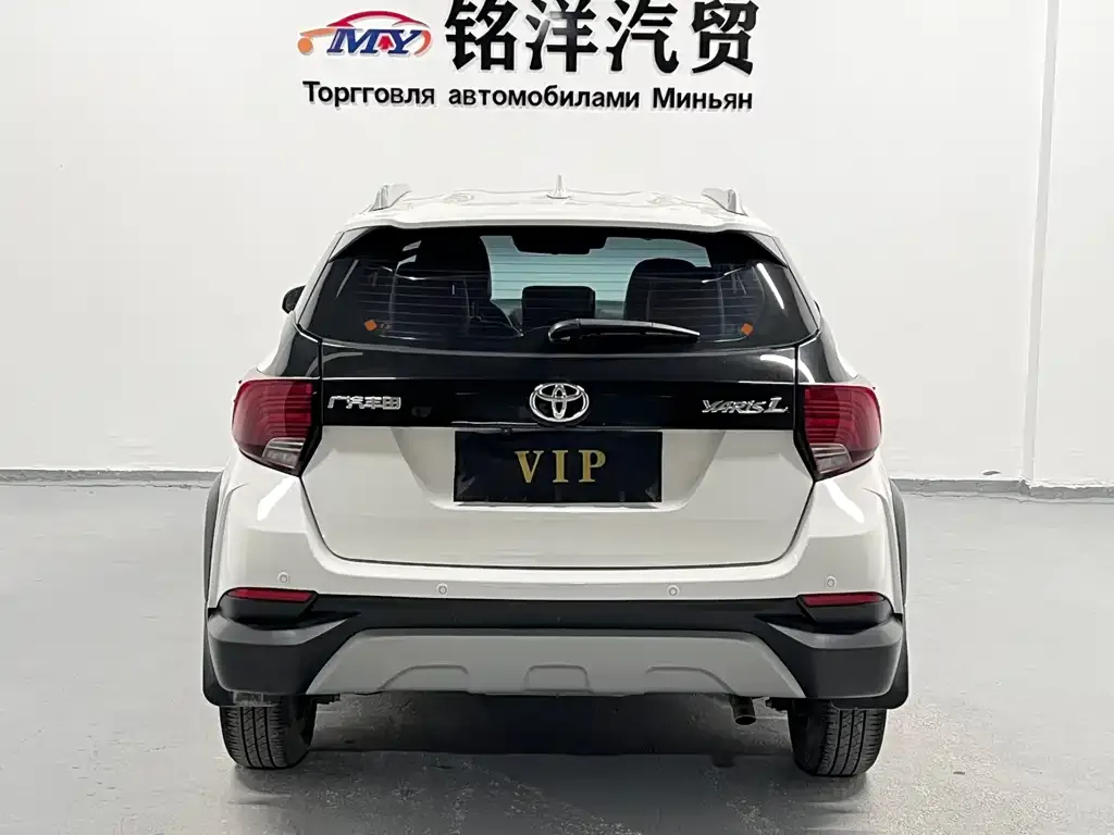 Toyota Yaris L — фото 5