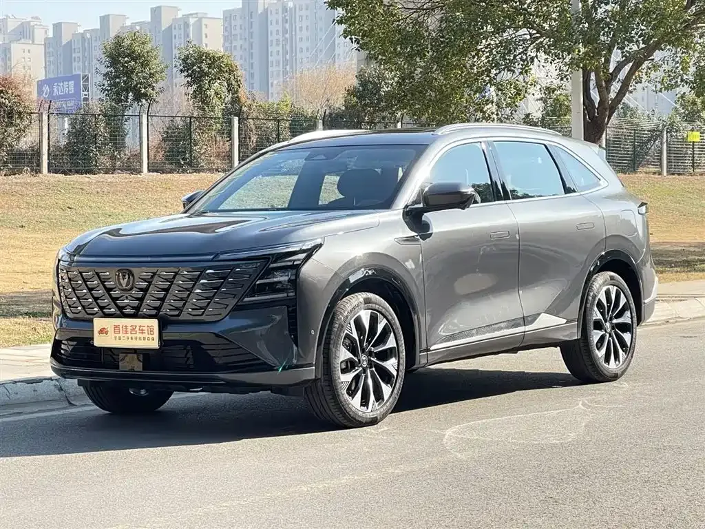 Changan CS75PLUS — фото 1