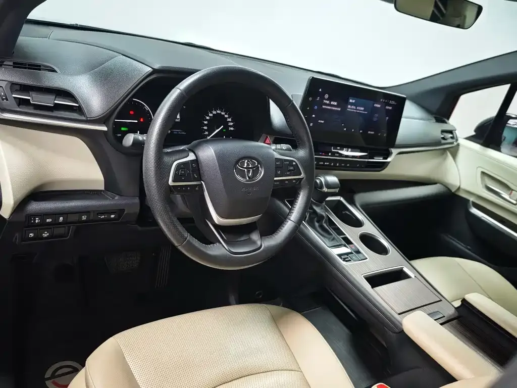 Toyota Granvia — фото 9