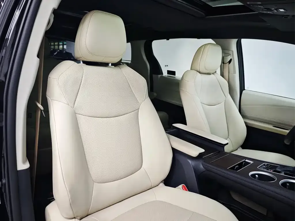 Toyota Granvia — фото 7