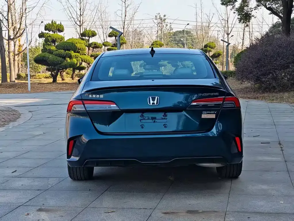 Honda Inspire PHEV — фото 10
