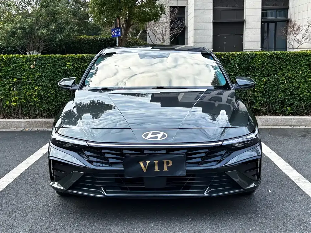 Hyundai Elantra — фото 9