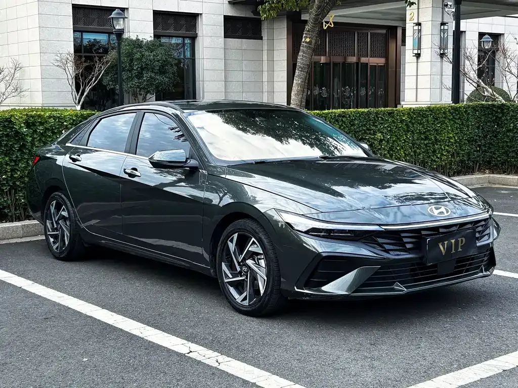 Hyundai Elantra — фото 8