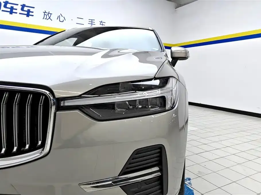 Volvo XC60 — фото 3
