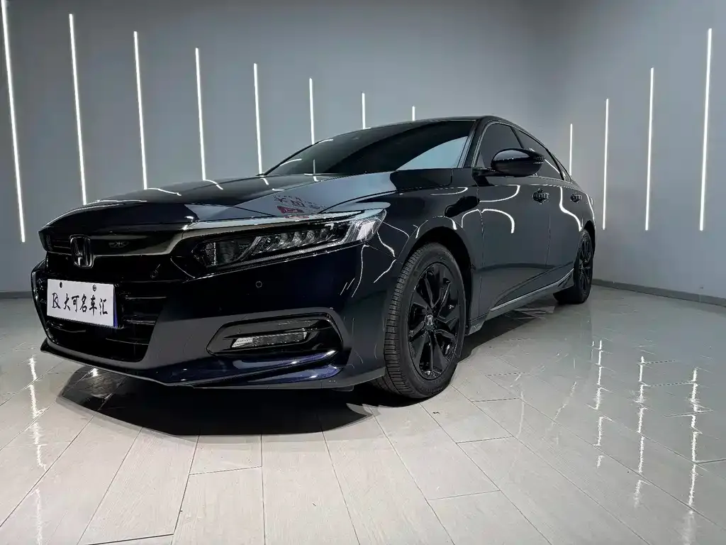 Honda Accord — фото 1